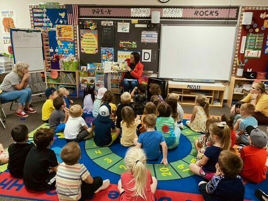 Sen. Jessica Garvin, R-Duncan, reads to a local elementary class during “Read an Accurate Ag Book Week.”